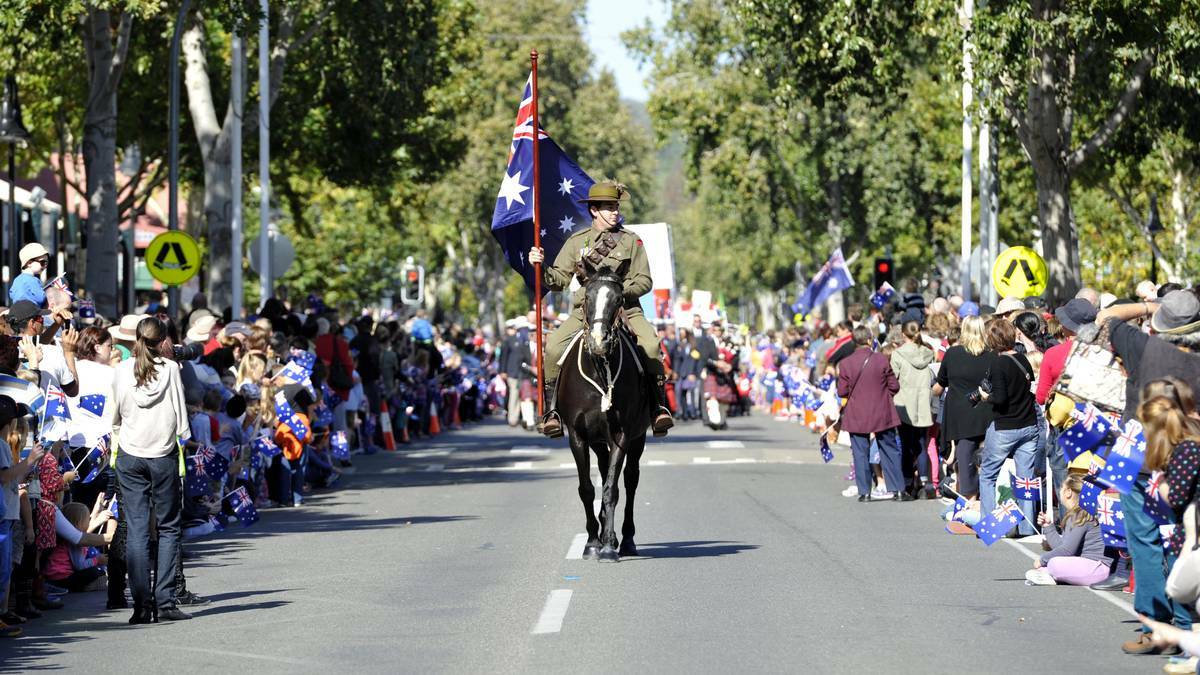 WAGGA: The Anzac Day march down Baylis Street. Photo: Les Smith, The Daily Advertiser. 