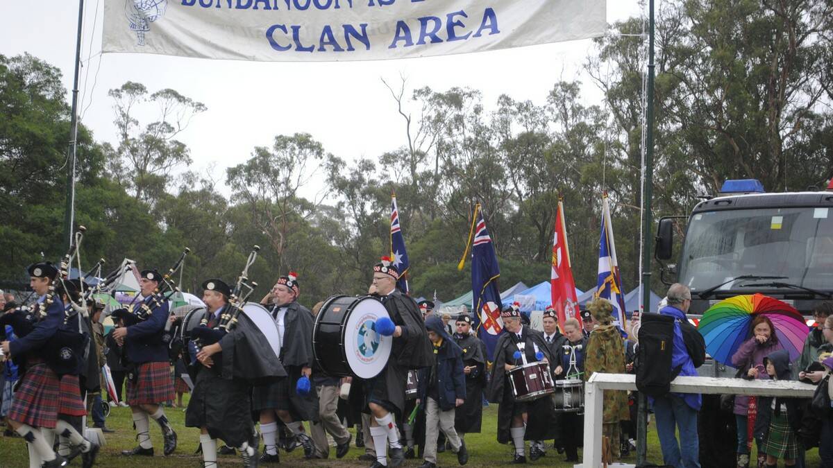 Campbelltown and Macarthur Pipes and Bands enter Bundanoon Oval. Photo by Dominica Sanda