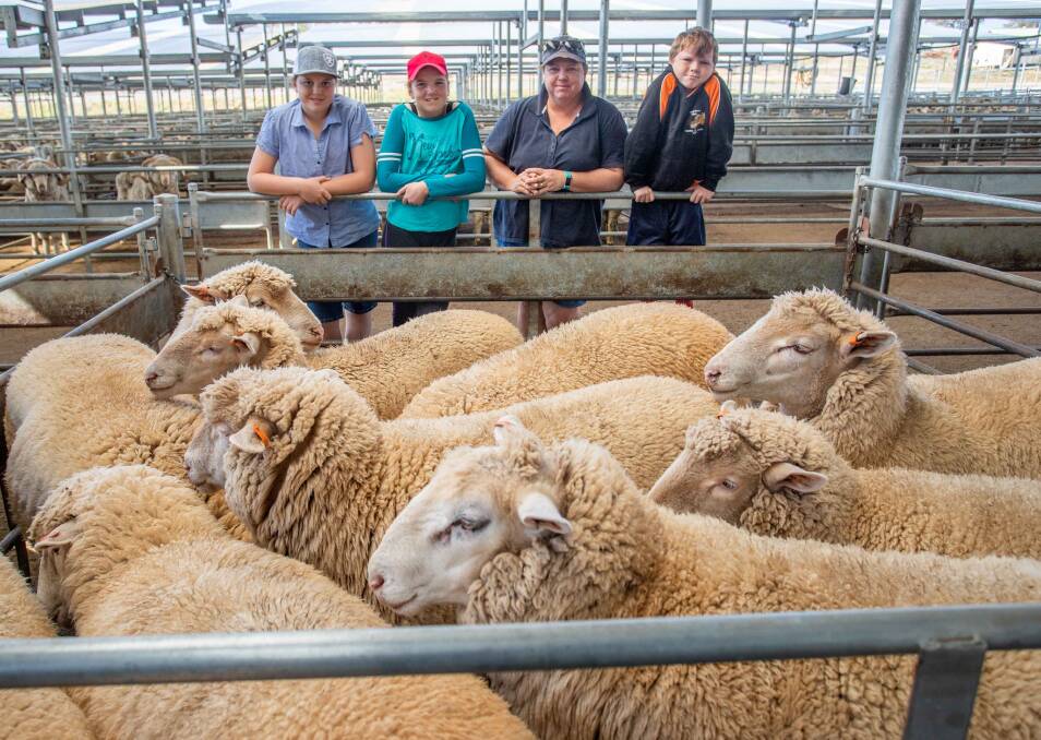 Claire, Jessica, Shelley and Rory McRae 'Dornoch', Wombat topped today's market with Gerrard and Partners selling XB lambs for $185.20 a head.