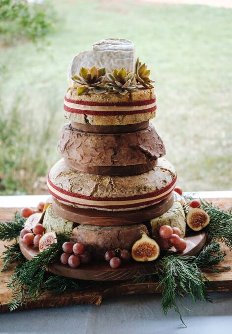 Styling: No matter your style or budget, your wedding cake is a prime opportunity to tap into your creative side and enhance your wedding decor. Photos: Shutterstock.