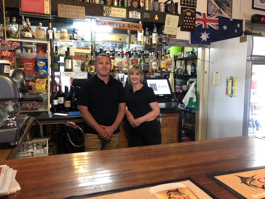 New owners: Wombat Hotel owners Brendon Holmes and Cheryl Minehan. Photo: Chelsea Lawson