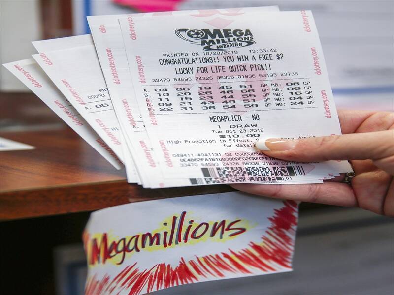 Americans are buying tickets in a lottery where the jackpot has reached a staggering ($A2.2b).